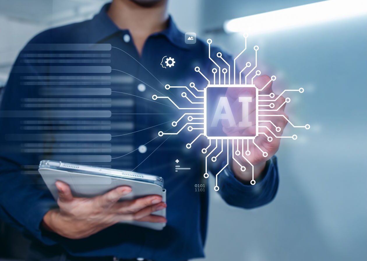 Professionista con smartphone e interfaccia digitale di intelligenza artificiale